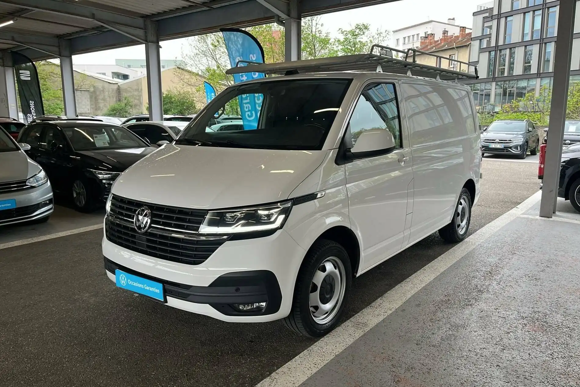 VOLKSWAGEN UTILITAIRES TRANSPORTER FOURGON